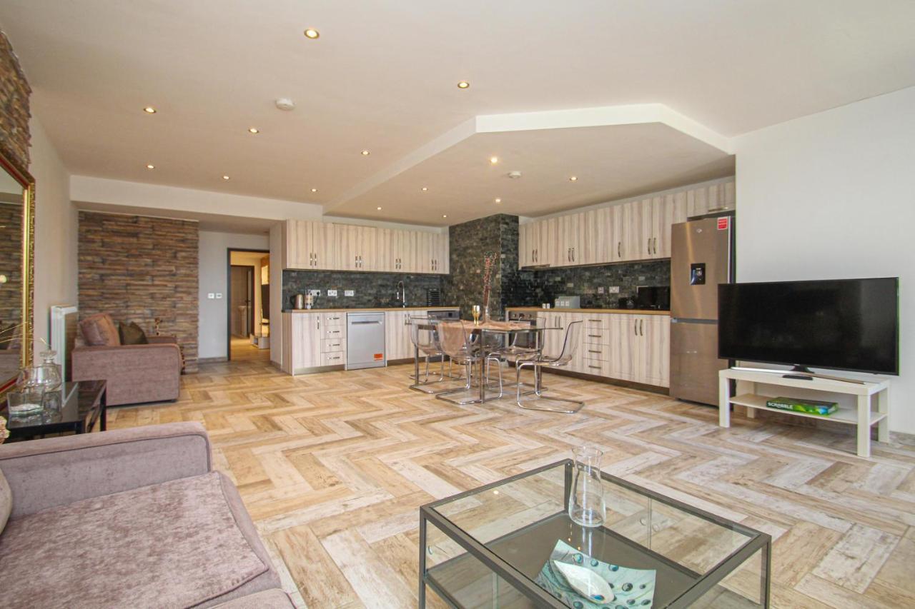 Lavish 2 Bed Sleeps 5 Near Lanark Appartement Carstairs Buitenkant foto