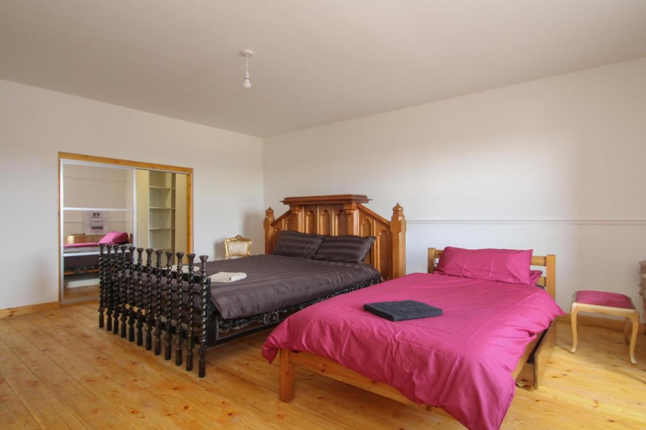 Lavish 2 Bed Sleeps 5 Near Lanark Appartement Carstairs Buitenkant foto